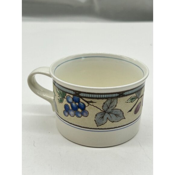 Mikasa Intaglio Garden Harvest CAC29 Cup & Saucer Set Pears Grapes Fruit - Picture 8 of 11